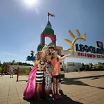 Camping Legoland Wilderness Barrels & *