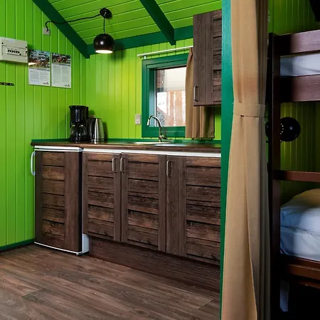 Кемпинг Legoland Wilderness Barrels & *