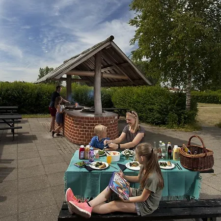 Legoland Wilderness Barrels & Кемпинг *